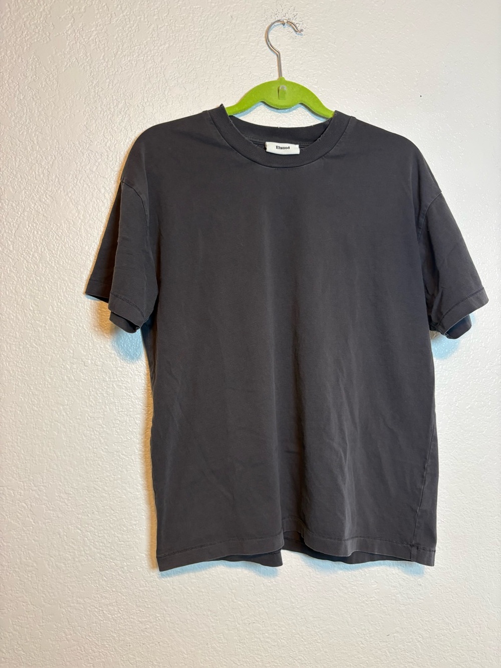 Elwood Shirt Mens XS Black Faded Distressed Oversized Short Sleeve Tee Gray